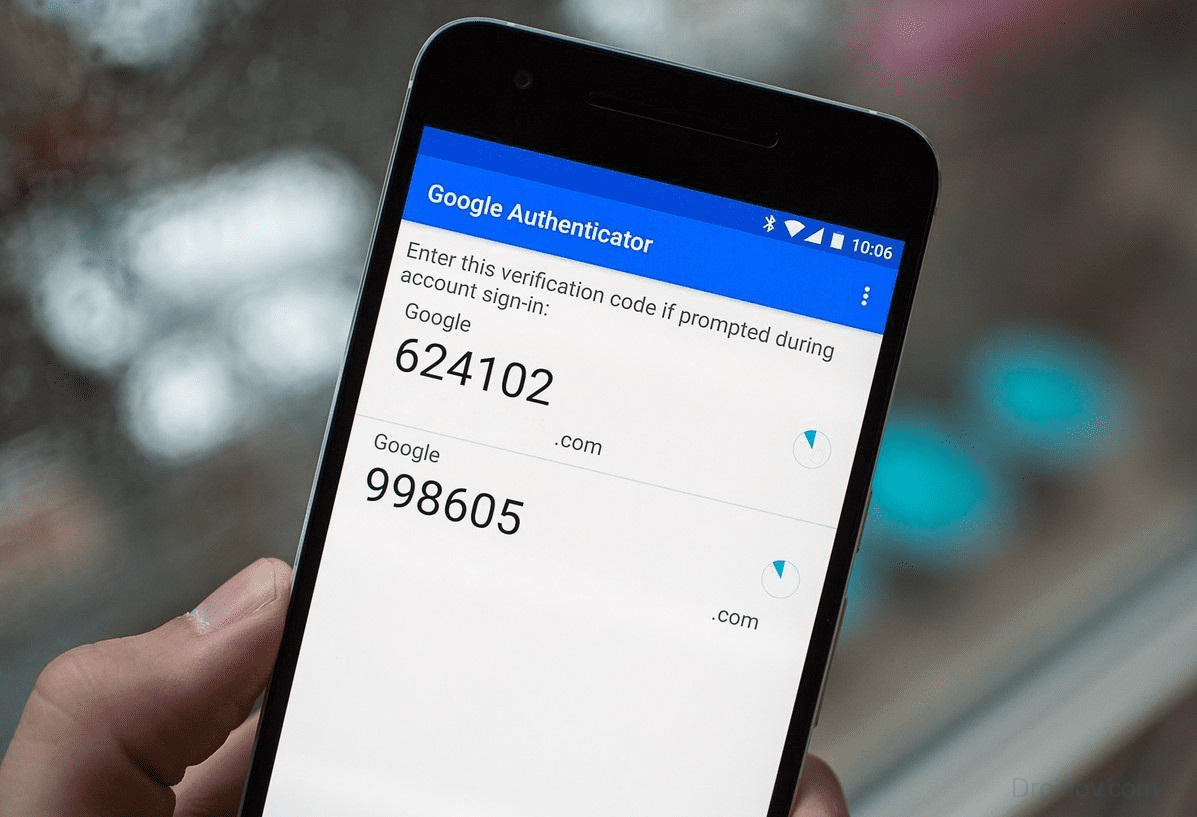 Окно приложения Google Authenticator на смартфоне