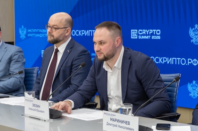 Алексей Зюзин, CEO (справа), и Максим Зеленевский, CVO «Института развития криптоиндустрии»