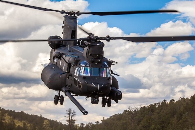 Тяжёлый транспортный вертолет MH-47G Chinook Block II группы Night Stalkers