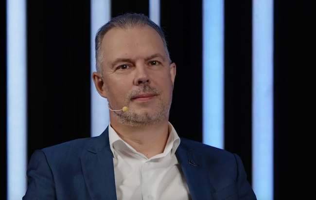 Павел Карнаух, директор департамента технической поддержки продаж, YADRO Павел Карнаух, директор департамента технической поддержки продаж, YADRO