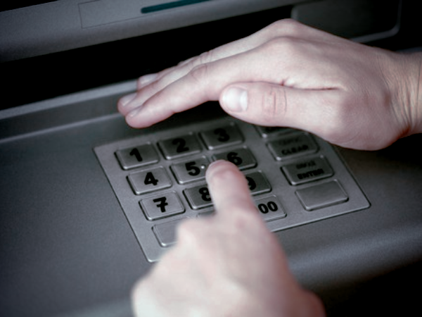 ИИ может узнать ПИН-код банковской карты даже при закрытой панели ATM