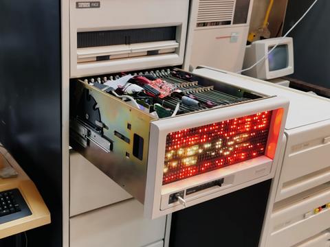 Экс-разработчик Windows показал работу ИИ на компьютере из 1970-х