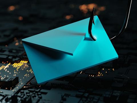 Нейросети на службе APT-групп: всплеск активности фишинга и ИИ-вредоносов