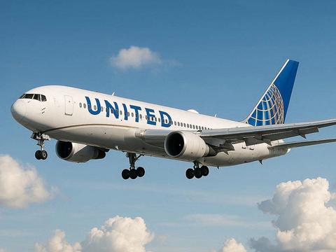 Рейс United развернули из-за Bluetooth-колонки с названием BOMB