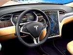 Автомобиль Tesla можно угнать, заразив смартфон владельца вирусом