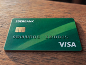 Сбер отключит валютные карты Visa, которые обещали работать до 2030 года