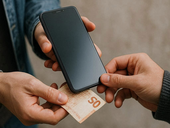 Операции со смартфонов, купленных с рук, могут блокировать