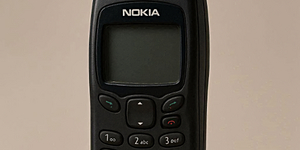 Троян в кнопочных Nokia: телефоны связывались с управляющим центром