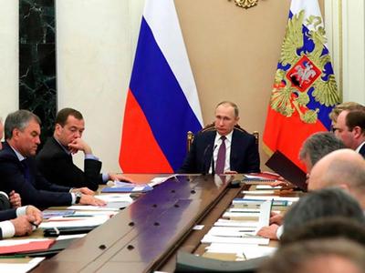 Путин предложил усилить персональную ответственность чиновников за ИБ