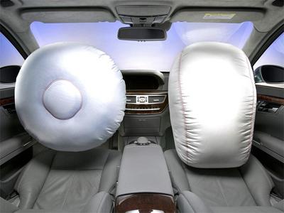 МЧС: Киберпреступники могут отключать подушки безопасности в автомобилях
