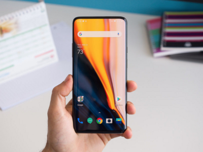 Сканер отпечатка пальцев OnePlus 7 Pro обманули с помощью клея