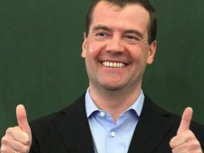 Хакеры взломали Twitter-аккаунт Дмитрия Медведева в День России