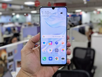 Смартфоны Huawei крутили рекламу Booking.com на заблокированном экране